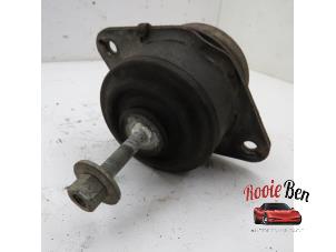 Engine mount from a Ford (USA) Mustang V 4.0 V6 2008