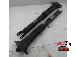 Used Shock absorber kit Kia Cee'd (EDB5) 1.6 CRDi 16V Price on request offered by Rooie Ben autodemontage
