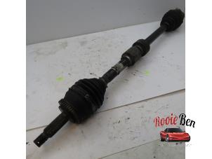 Used Front drive shaft, right Kia Cee'd (EDB5) 1.6 CRDi 16V Price € 75,00 Margin scheme offered by Rooie Ben autodemontage