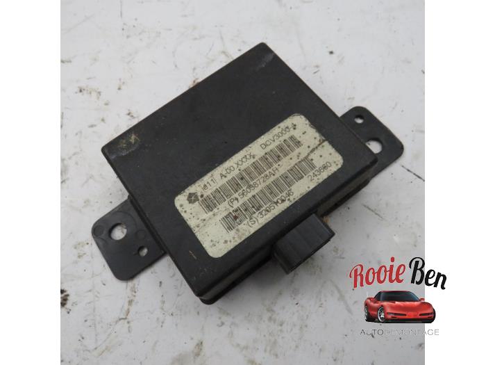 Używane Modul alarmu Jeep Grand Cherokee (WH/WK) 3.0 CRD V6 24V DPF Cena na żądanie oferowane przez Rooie Ben autodemontage