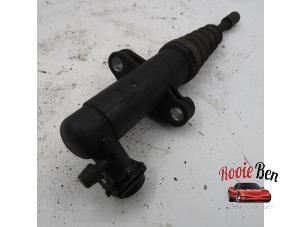 Used Clutch master cylinder Peugeot Boxer (U9) 2.2 HDi 120 Euro 4 Price on request offered by Rooie Ben autodemontage