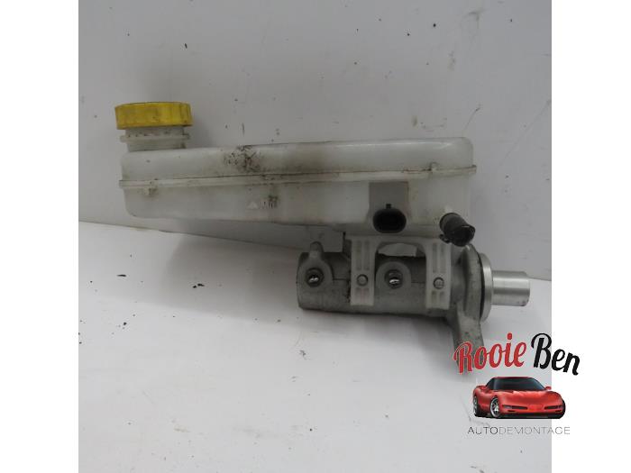 Master cylinder from a Peugeot Boxer (U9) 2.2 HDi 120 Euro 4 2011