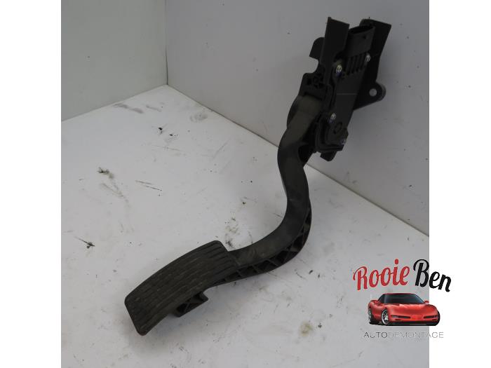 Accelerator pedal from a Peugeot Boxer (U9) 2.2 HDi 120 Euro 4 2011