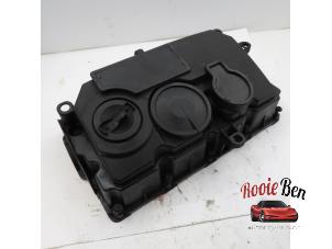 Used Rocker cover Volkswagen Touran (1T1/T2) 1.9 TDI 105 Euro 3 Price on request offered by Rooie Ben autodemontage