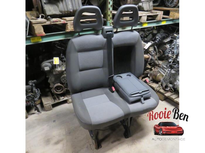 Double front seat, right from a Peugeot Boxer (U9) 2.2 HDi 120 Euro 4 2011