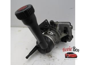 Used Power steering pump Citroen Berlingo 1.6 Hdi 75 Price on request offered by Rooie Ben autodemontage