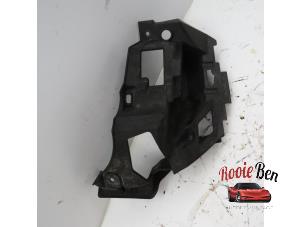 Used Front bumper bracket, left Volkswagen Beetle (16AE) 1.2 TSI Price on request offered by Rooie Ben autodemontage
