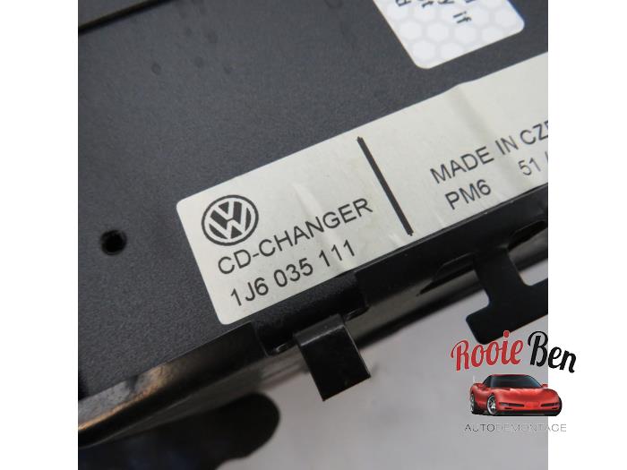 Changeur de CD d'un Volkswagen Touareg (7LA/7L6) 2.5 TDI R5 2005