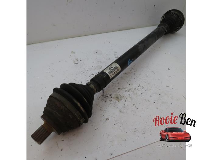 Front drive shaft, right from a Volkswagen Caddy III (2KA,2KH,2CA,2CH) 1.9 TDI 2009