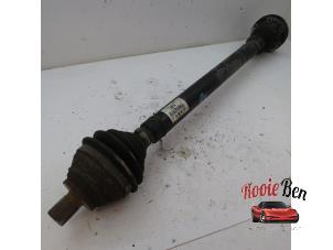 Used Front drive shaft, right Volkswagen Caddy III (2KA,2KH,2CA,2CH) 1.9 TDI Price on request offered by Rooie Ben autodemontage