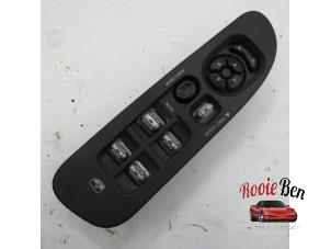 Usagé Commutateur combi vitres Dodge Ram 3500 Standard Cab (DR/DH/D1/DC/DM) 8.3 1500 SRT-10 Crew Cab Prix sur demande proposé par Rooie Ben autodemontage