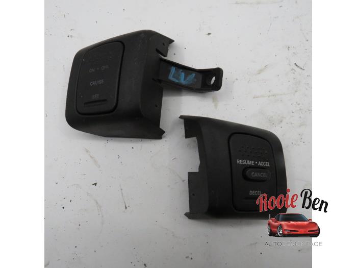 Używane Obsluga tempomatu Dodge Ram 3500 Standard Cab (DR/DH/D1/DC/DM) 8.3 1500 SRT-10 Crew Cab Cena na żądanie oferowane przez Rooie Ben autodemontage