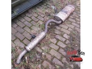 Used Exhaust central + rear silencer Chrysler Voyager/Grand Voyager (RG) 2.8 CRD 16V Autom. Price on request offered by Rooie Ben autodemontage