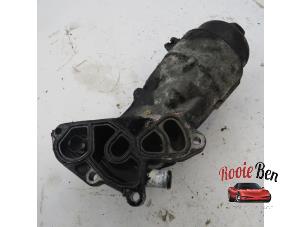Usados Cuerpo de filtro de aceite Ford Focus 2 1.6 TDCi 16V 90 Precio € 50,00 Norma de margen ofrecido por Rooie Ben autodemontage