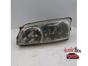 Used Headlight, left Hyundai H-1/H-200 2.5 Tdi Price on request offered by Rooie Ben autodemontage