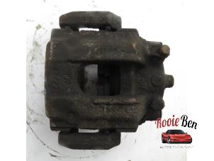 Used Rear brake calliper, left BMW X3 (E83) 3.0d 24V Price on request offered by Rooie Ben autodemontage