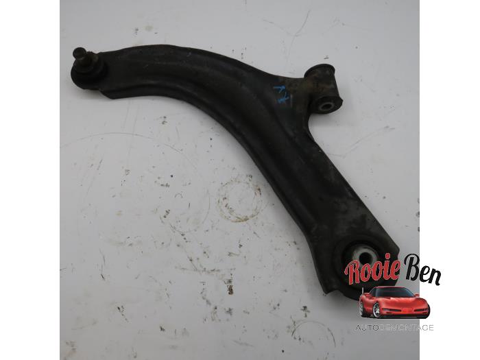 Front lower wishbone, left from a Renault Clio III (BR/CR) 1.5 dCi FAP 2011
