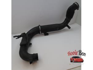 Used Air intake hose Landrover Range Rover Evoque (LVJ/LVS) 2.2 SD4 16V Price on request offered by Rooie Ben autodemontage