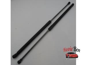 Used Set of tailgate gas struts Seat Ibiza IV (6J5) 1.4 16V Price on request offered by Rooie Ben autodemontage