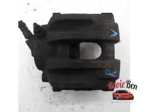 Used Front brake calliper, right BMW 3 serie (E90) 318i 16V Price € 35,00 Margin scheme offered by Rooie Ben autodemontage