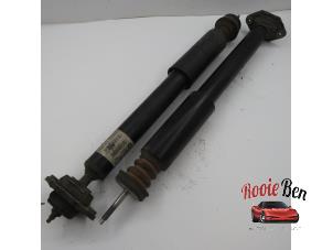 Used Shock absorber kit BMW 3 serie (E90) 318i 16V Price on request offered by Rooie Ben autodemontage