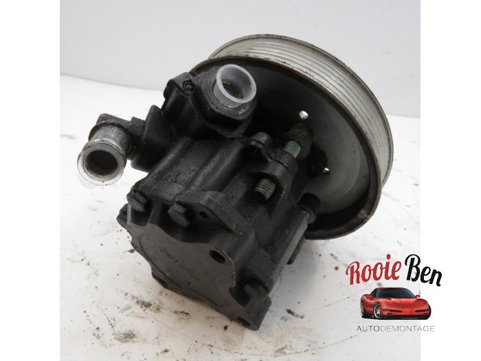 Usagé Pompe de direction Audi A4 Avant (B6) 2.5 TDI 24V Prix € 30,00 Règlement à la marge proposé par Rooie Ben autodemontage