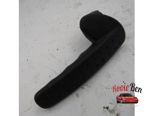 Gebrauchte Türgriff 4-türig links hinten Dodge Ram 3500 Standard Cab (DR/DH/D1/DC/DM) 8.3 1500 SRT-10 Crew Cab Preis auf Anfrage angeboten von Rooie Ben autodemontage