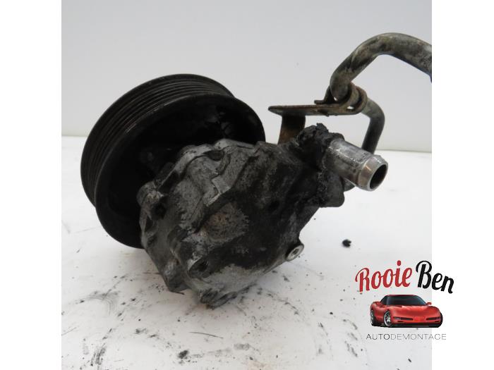 Usagé Pompe de direction Renault Master III (FV) 2.3 dCi 145 16V FWD Prix € 50,00 Règlement à la marge proposé par Rooie Ben autodemontage