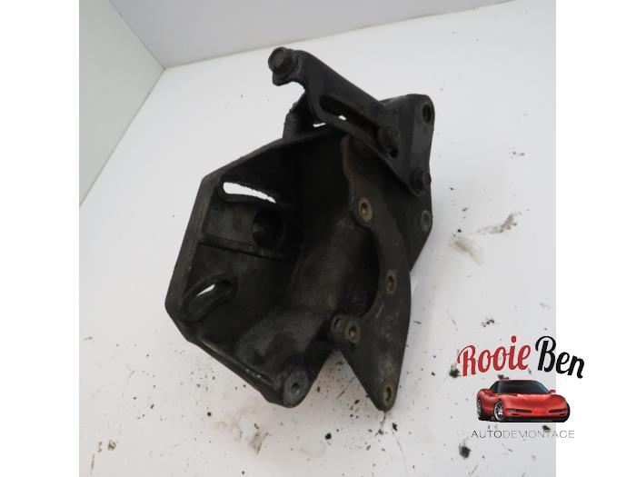 Used Alternator upper bracket Jeep Cherokee (XJ) 4.0 i Price on request offered by Rooie Ben autodemontage