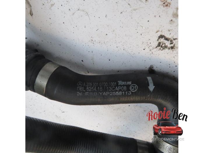 Radiator hose from a Mercedes-Benz C (W205) C-350 e 2.0 16V 2015
