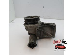 Used Power steering pump Ford Usa Explorer (UN46) 4.0 V6 4x2 Price on request offered by Rooie Ben autodemontage