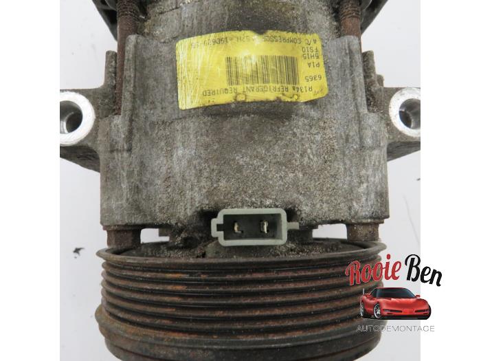 Air conditioning pump from a Ford (USA) Explorer (UN46) 4.0 V6 4x2 1996