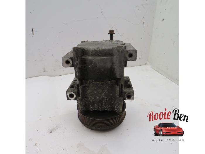 Air conditioning pump from a Ford (USA) Explorer (UN46) 4.0 V6 4x2 1996