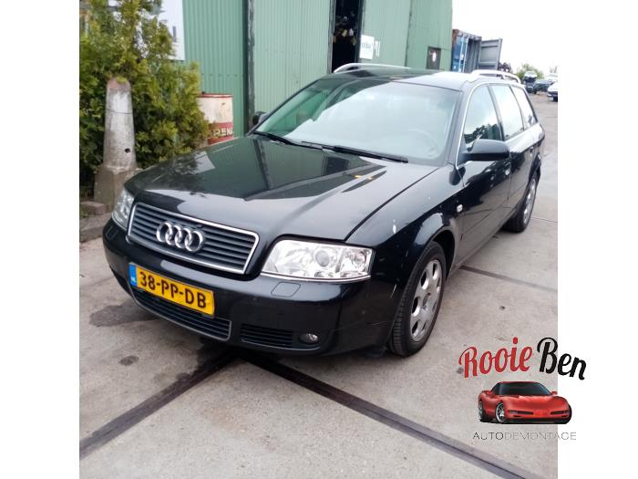 Używane Reflektor lewy Audi A6 Avant Quattro (C5) 2.4 V6 30V Cena € 25,00 Procedura marży oferowane przez Rooie Ben autodemontage