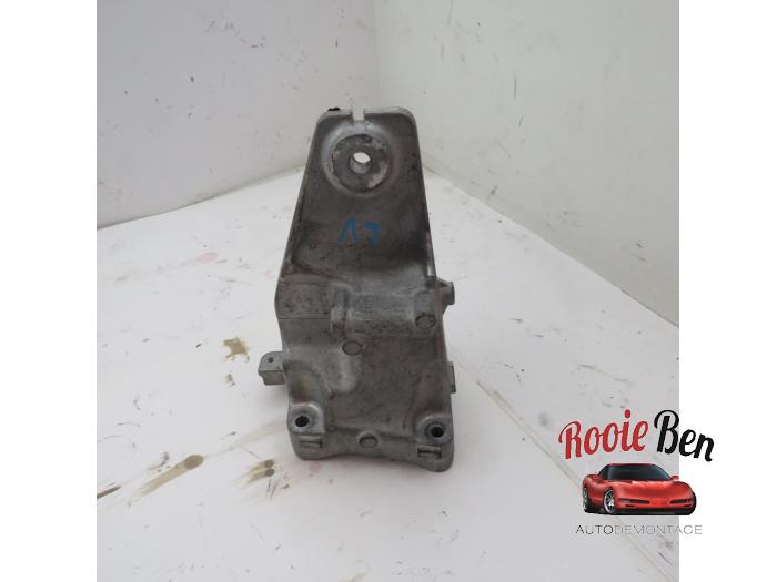 Used Engine mount Mercedes E (W213) E-200 2.0 Turbo 16V Price € 25,00 Margin scheme offered by Rooie Ben autodemontage