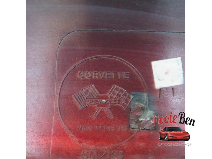 Embellecedor de un Chevrolet Corvette (C4) 5.7 V8 1997
