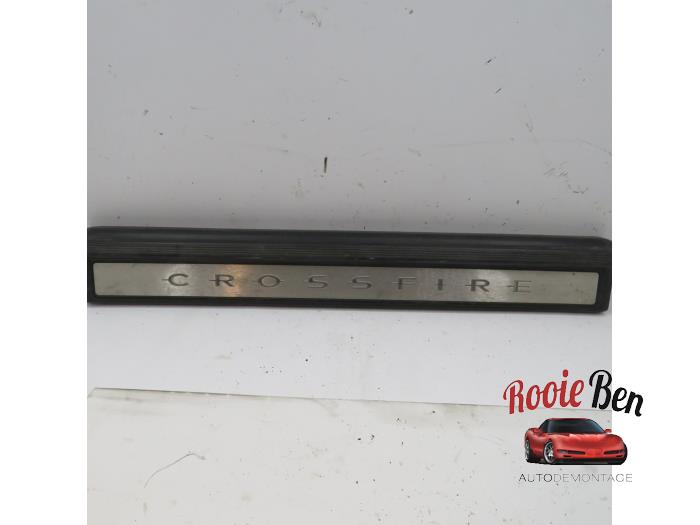 Emblemat z Chrysler Crossfire 3.2 V6 18V 2005