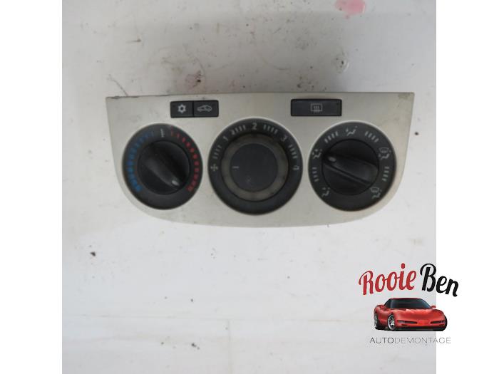 Panel de control de calefacción de un Opel Corsa D 1.2 16V 2009
