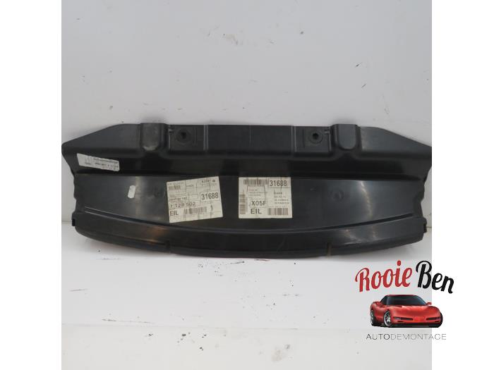Begagnade Motorskyddspanel BMW 1 serie (E87/87N) 116i 1.6 16V Pris € 20,00 Marginaltabell erbjuds av Rooie Ben autodemontage
