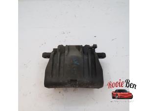 Used Front brake calliper, left Chrysler 300 C Touring 3.0 CRD 24V Price on request offered by Rooie Ben autodemontage