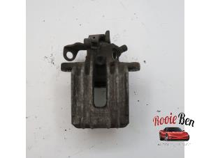Used Rear brake calliper, right Volkswagen Polo IV (9N1/2/3) Price € 25,00 Margin scheme offered by Rooie Ben autodemontage