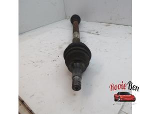 Gebrauchte Antriebswelle rechts vorne Peugeot 207 CC (WB) 1.6 16V Preis € 30,00 Margenregelung angeboten von Rooie Ben autodemontage