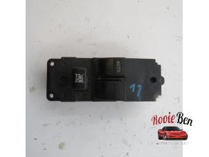 Usados Interruptor de ventanilla eléctrica Mazda 2 (NB/NC/ND/NE) 1.4 16V Precio € 25,00 Norma de margen ofrecido por Rooie Ben autodemontage