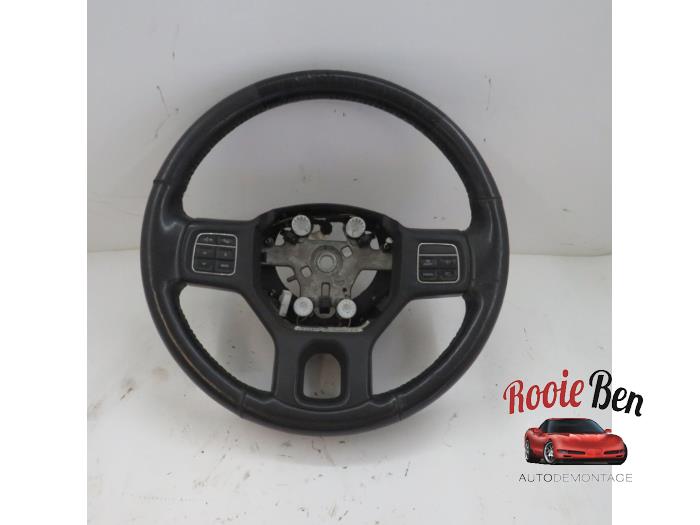 Używane Kierownica Dodge Ram 1500 Crew Cab (DS/DJ/D2) 5.7 V8 Hemi 1500 4x2 Cena na żądanie oferowane przez Rooie Ben autodemontage