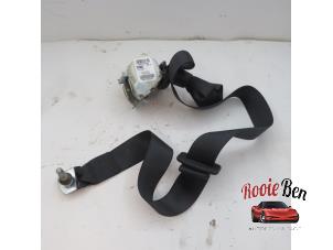 Used Rear seatbelt, right Dodge Ram 1500 Crew Cab (DS/DJ/D2) 5.7 V8 Hemi 1500 4x2 Price on request offered by Rooie Ben autodemontage