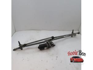 Used Wiper motor + mechanism Dodge Ram 1500 Crew Cab (DS/DJ/D2) 5.7 V8 Hemi 1500 4x2 Price on request offered by Rooie Ben autodemontage