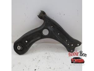 Used Front wishbone, right Skoda Fabia II Combi 1.2 TDI 12V Greenline Price on request offered by Rooie Ben autodemontage