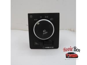 Usados Interruptor de luz Dodge Ram 1500 Crew Cab (DS/DJ/D2) 5.7 V8 Hemi 1500 4x2 Precio de solicitud ofrecido por Rooie Ben autodemontage