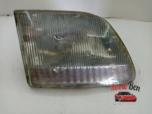 Used Headlight, right Ford Usa F-150 Standard Cab 5.4 4x4 Price on request offered by Rooie Ben autodemontage