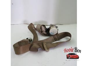 Used Rear seatbelt, right Dodge 1500 Crew Cab (DS/DJ/D2) 5.7 Hemi V8 4x4 Price on request offered by Rooie Ben autodemontage